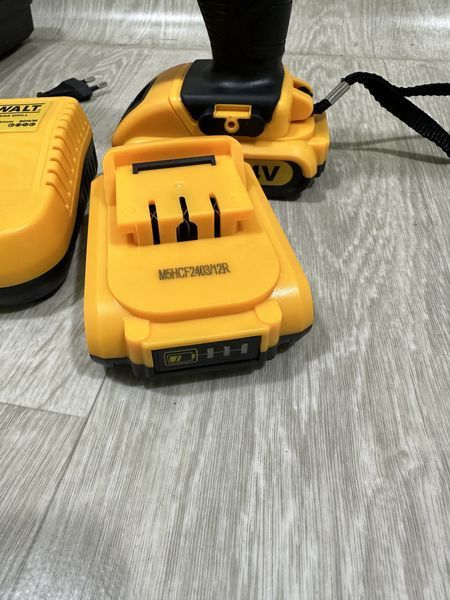 Шуруповерт DeWalt 48V 6.0AH с набором инструментов / Аккумуляторный шуруповерт DeWalt 24 В с насадками в кейсе
