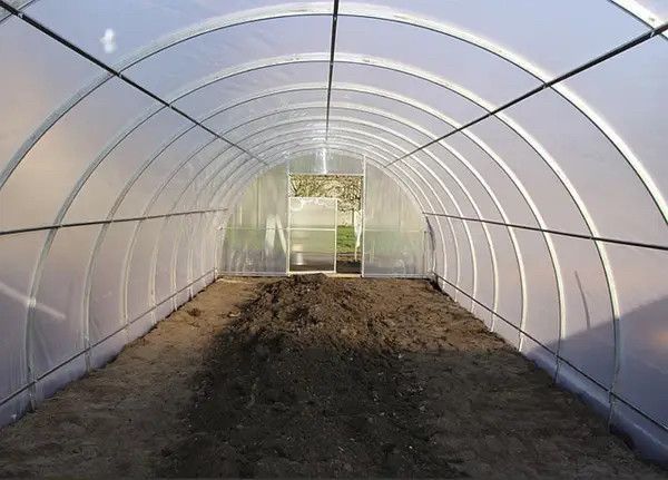 Плівка рожева на метраж 150 мкм, ширина 6 метри.Уф-стабілізація 36 місяців.
