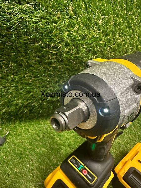 Аккумуляторный гайковерт DeWalt 850Hm бес кейсу