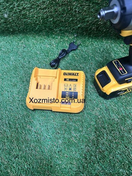 Аккумуляторный гайковерт DeWalt 850Hm бес кейсу