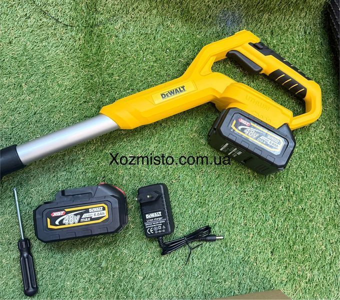 Акумуляторний культиватор DeWalt 48 V 6 Ah GT-777 з чотирма фрезами для розпушування ґрунту в саду, на городі
