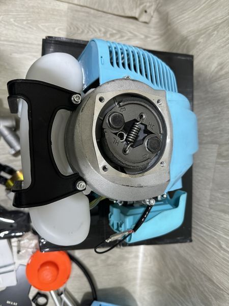 Коса газонна бензинова Krafftec Германі БГ-6500 Professional