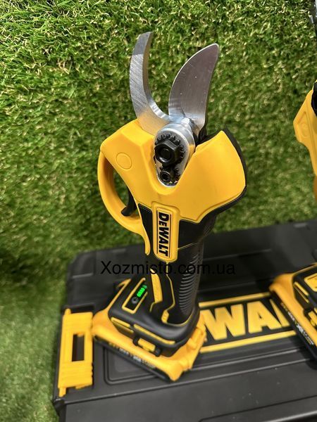 Комплект DeWalt 24V Пила DCM160N та Секатор DCMPP540P1 &ndash; Максимум функціональності для садових робіт